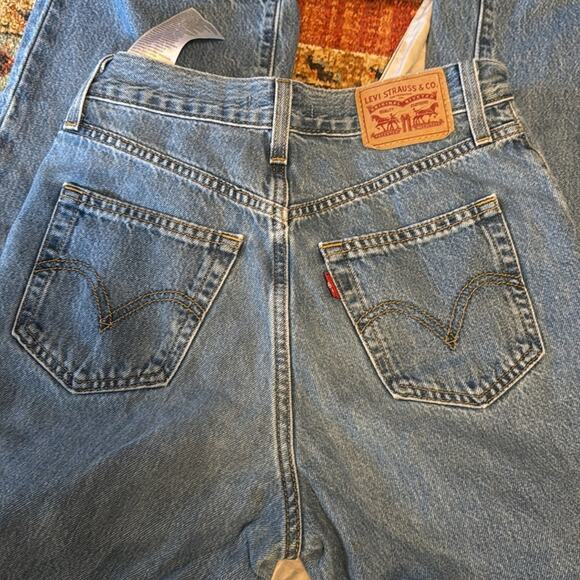 Levi’s high waisted straight 25x29 - Picture 2 of 6